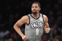 NBA三方交易大揭秘：雄鹿迎范弗利特，火箭锋线升级